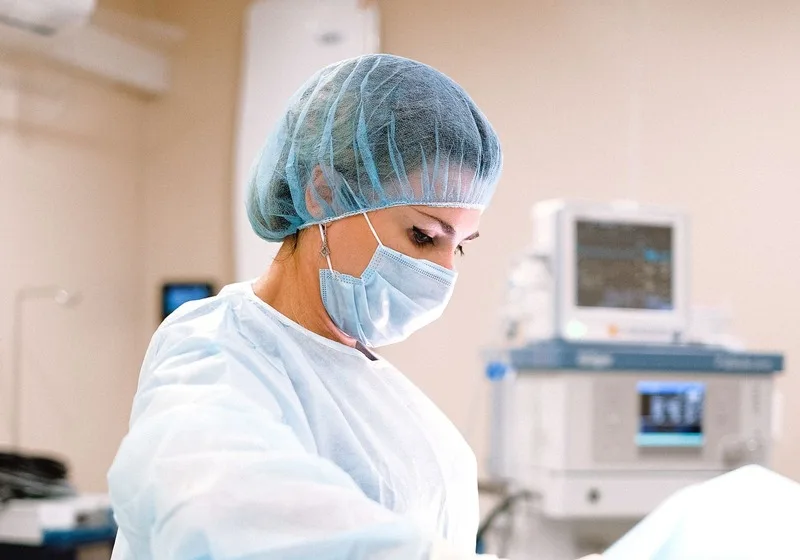 Gyermek intenzív szakápoló gyakorlati oktatás — monitorozó eszközök kezelése klinikai környezetben